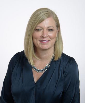 Portrait of Julie Jones, REALTOR®.